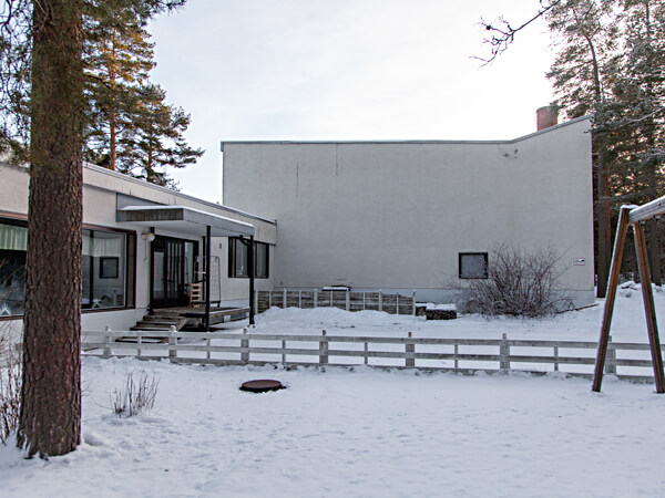 H&auml;rk&auml;vehmaan koulu